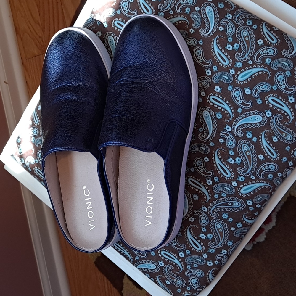 Vionic Dakota Metallic Blue Comfort Mule SZ 6